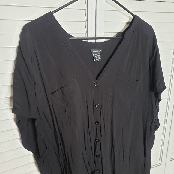 Torrid Black Opaque Challis Dolman Sleeve Blouse - Picture 6 of 12